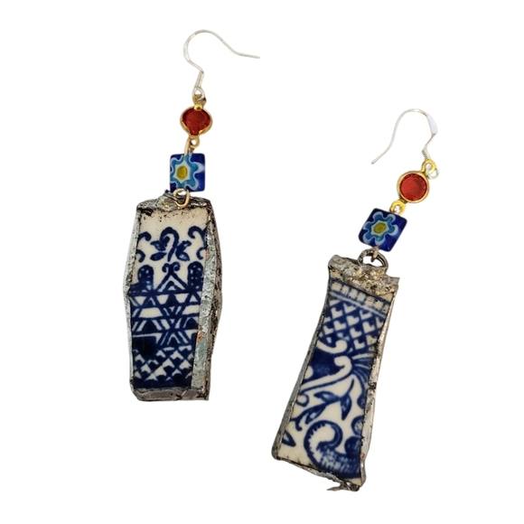 Silver Plated Blue Willow Broken China Earrings Inlaid Faceted Zircon - Picture 3 of 4